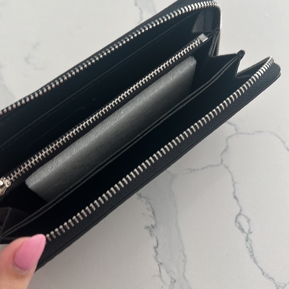 Louis Vuitton wallet - Picture 2 of 3